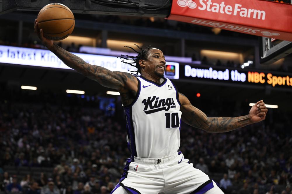 现得尤为突 现得尤为突