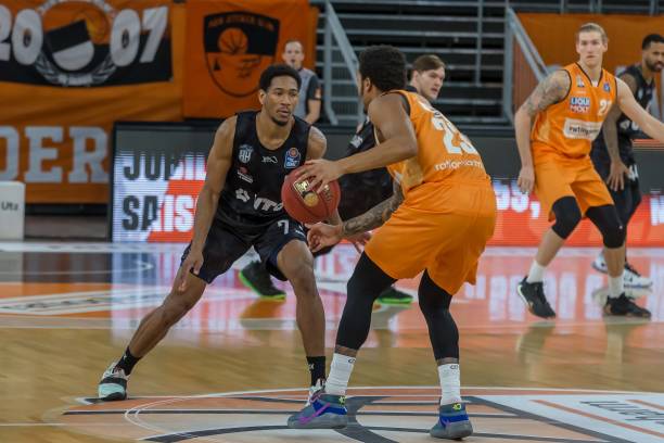 队的低谷与 队的低谷与